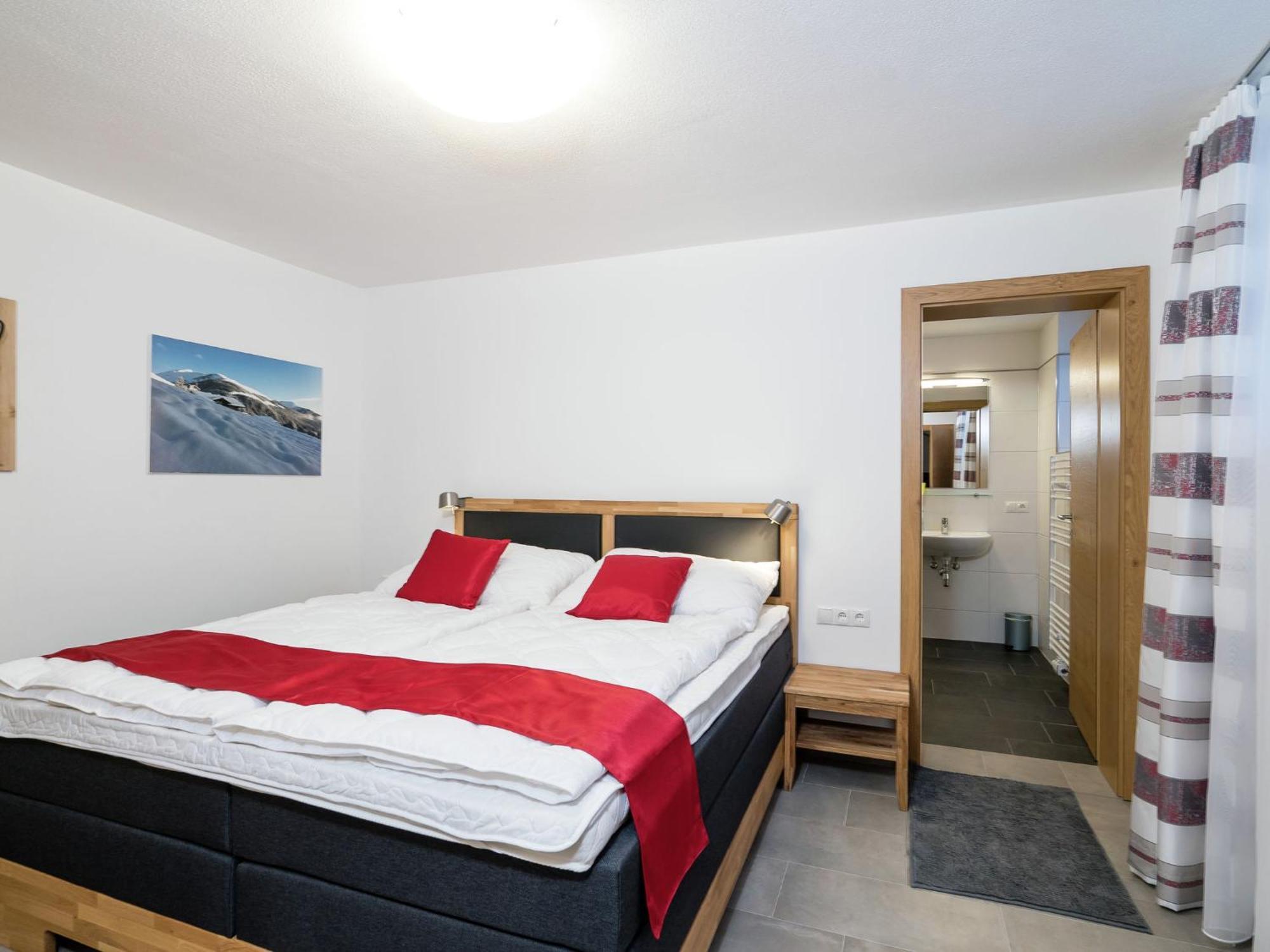 Modern Holiday Home In Leogang With Private Sauna Экстерьер фото