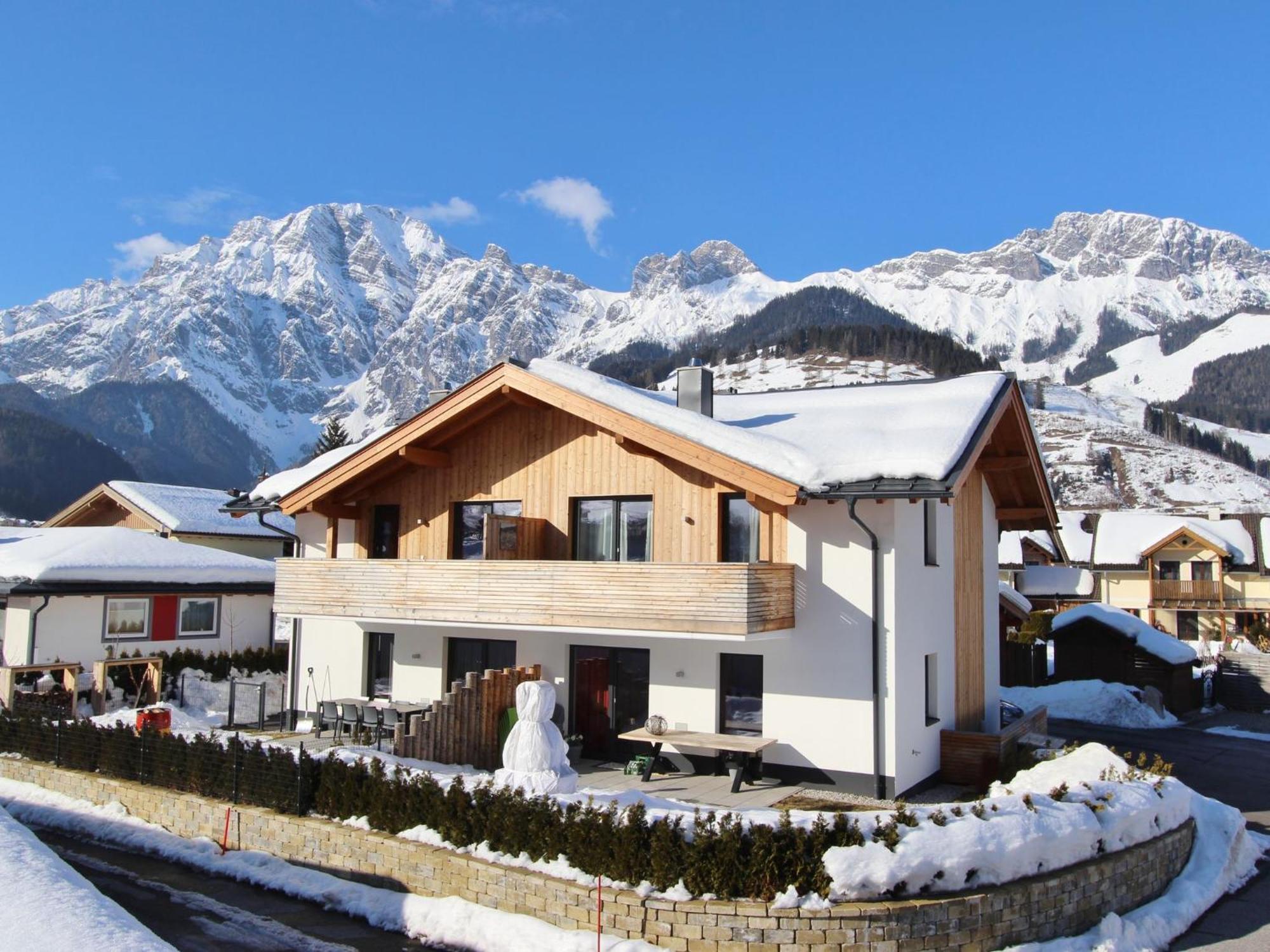 Modern Holiday Home In Leogang With Private Sauna Экстерьер фото