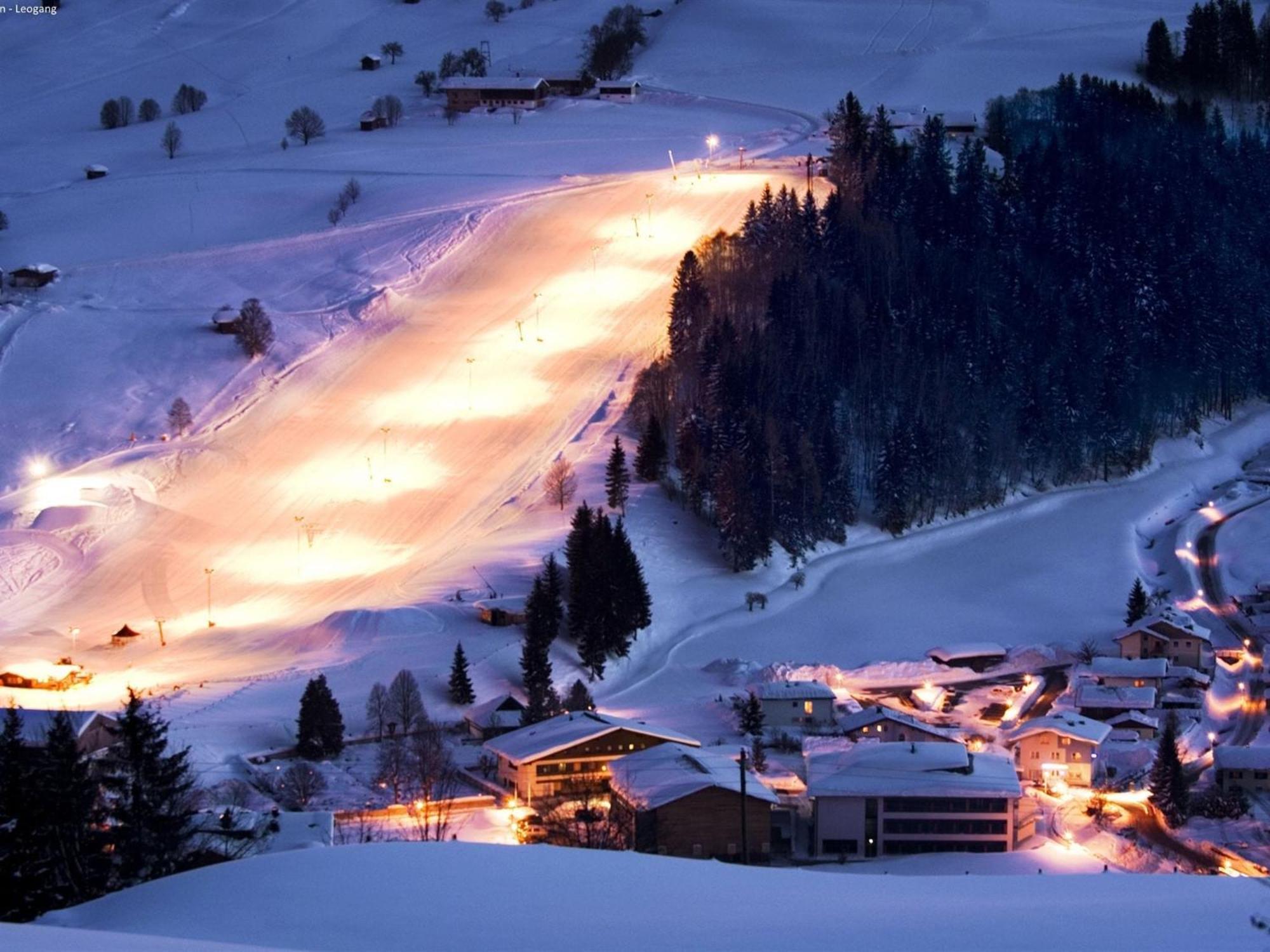 Modern Holiday Home In Leogang With Private Sauna Экстерьер фото